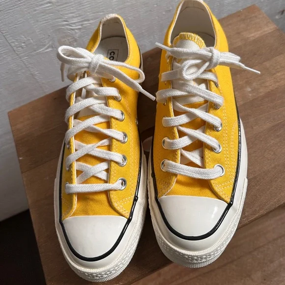 Converse - Picture 2 of 4